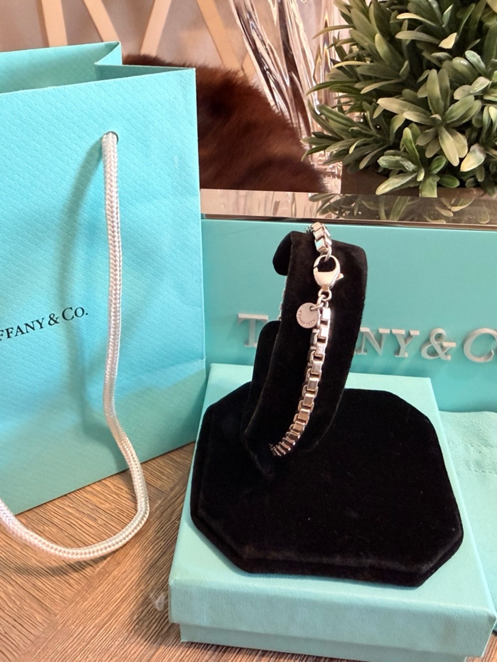 Tiffany & Co. Silver Venetian Link Bracelet with box & pouch 7.25 length